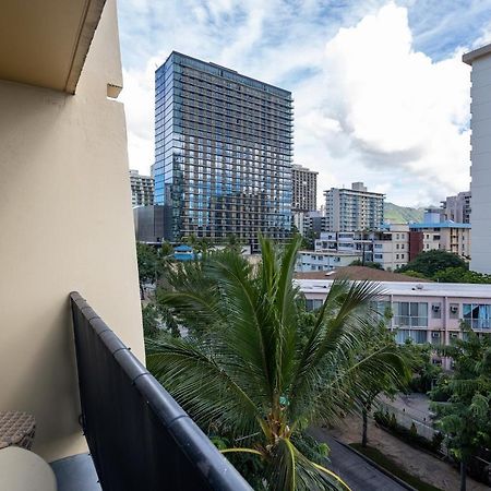 Gorgeous One Bedroom Bamboo Blocks From The Beach โฮโนลูลู ภายนอก รูปภาพ