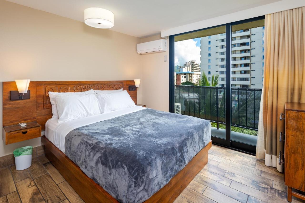 Gorgeous One Bedroom Bamboo Blocks From The Beach โฮโนลูลู ภายนอก รูปภาพ