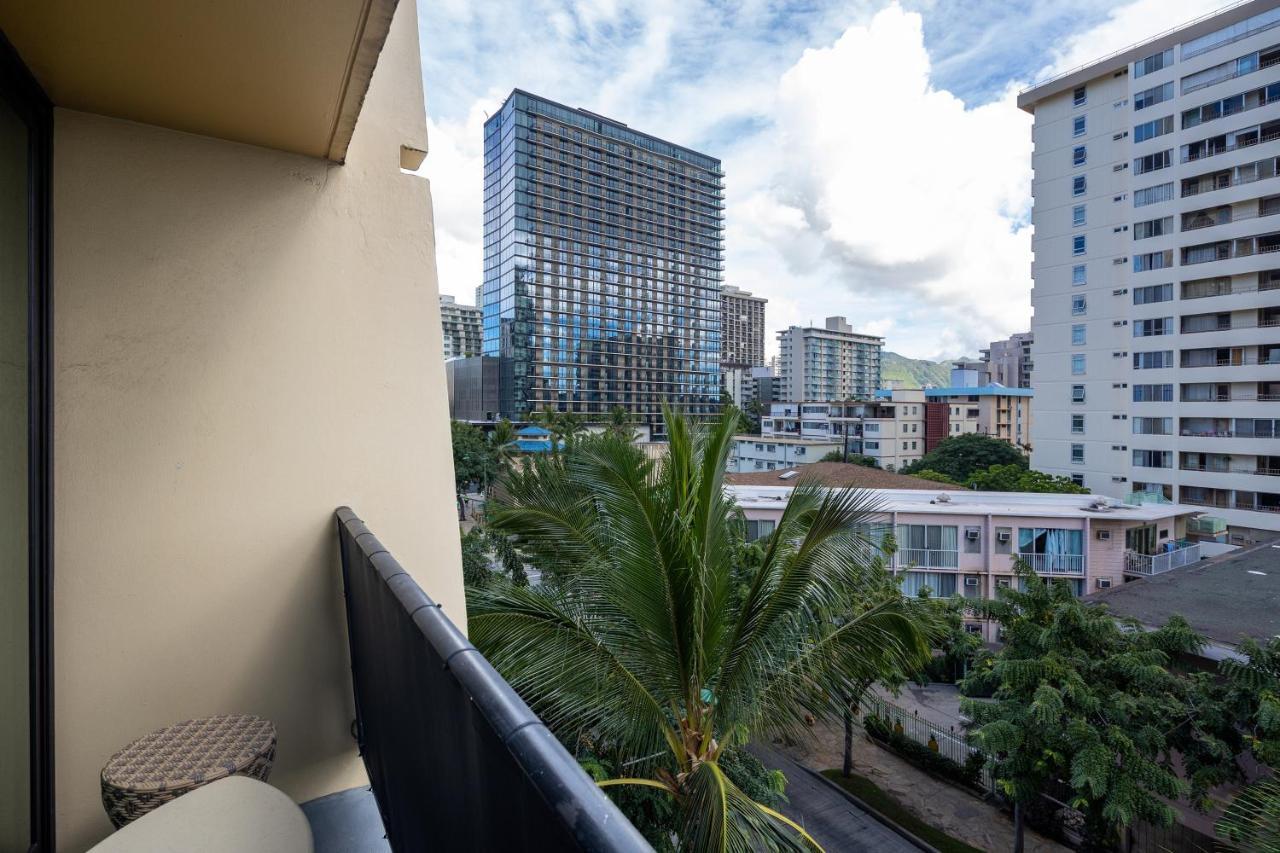 Gorgeous One Bedroom Bamboo Blocks From The Beach โฮโนลูลู ภายนอก รูปภาพ