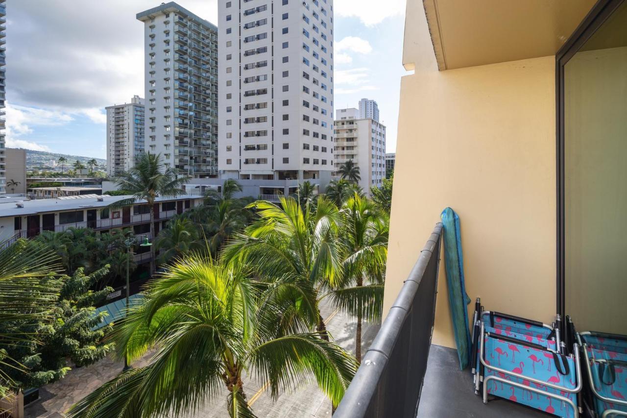 Gorgeous One Bedroom Bamboo Blocks From The Beach โฮโนลูลู ภายนอก รูปภาพ