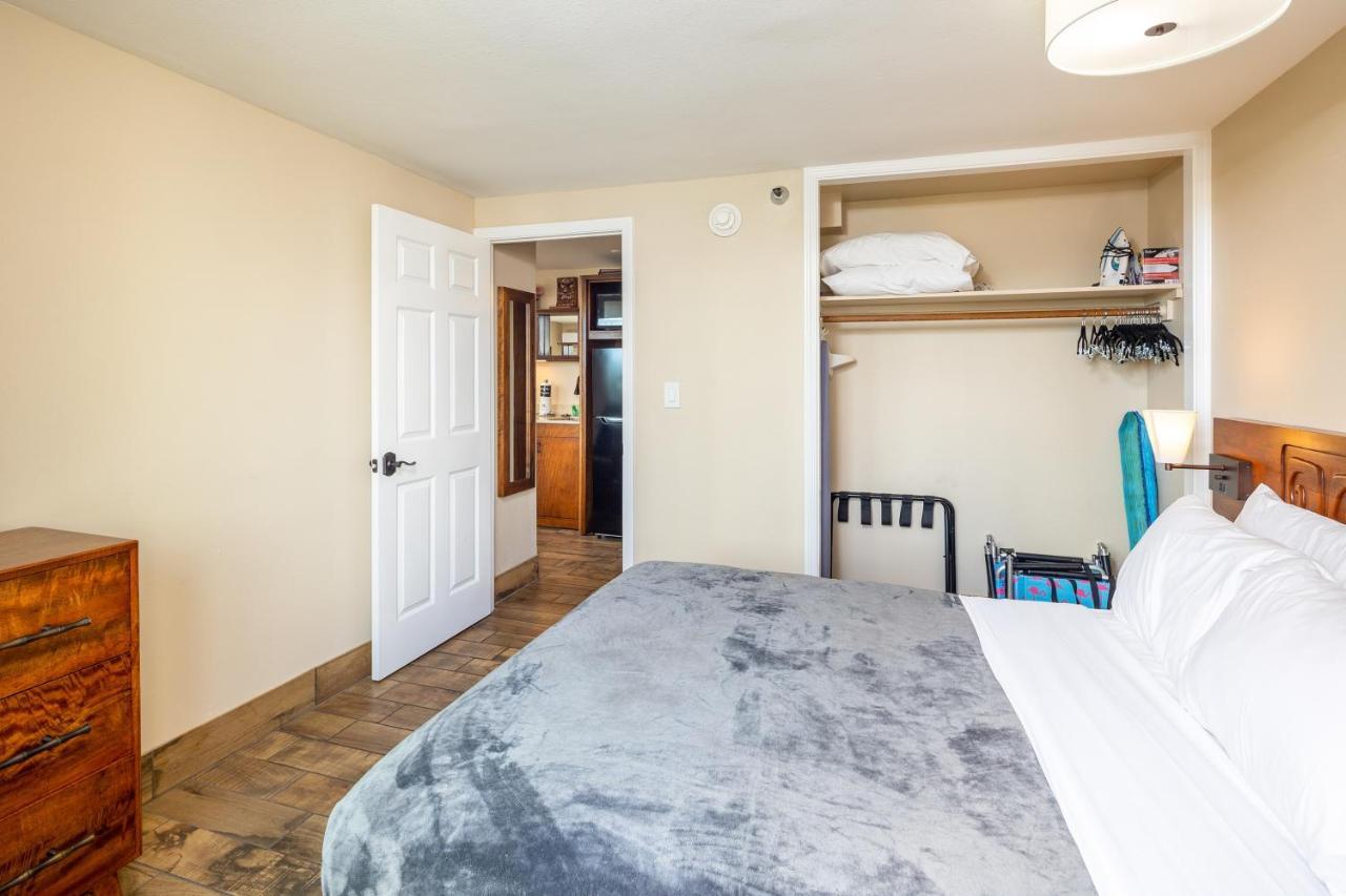 Gorgeous One Bedroom Bamboo Blocks From The Beach โฮโนลูลู ภายนอก รูปภาพ