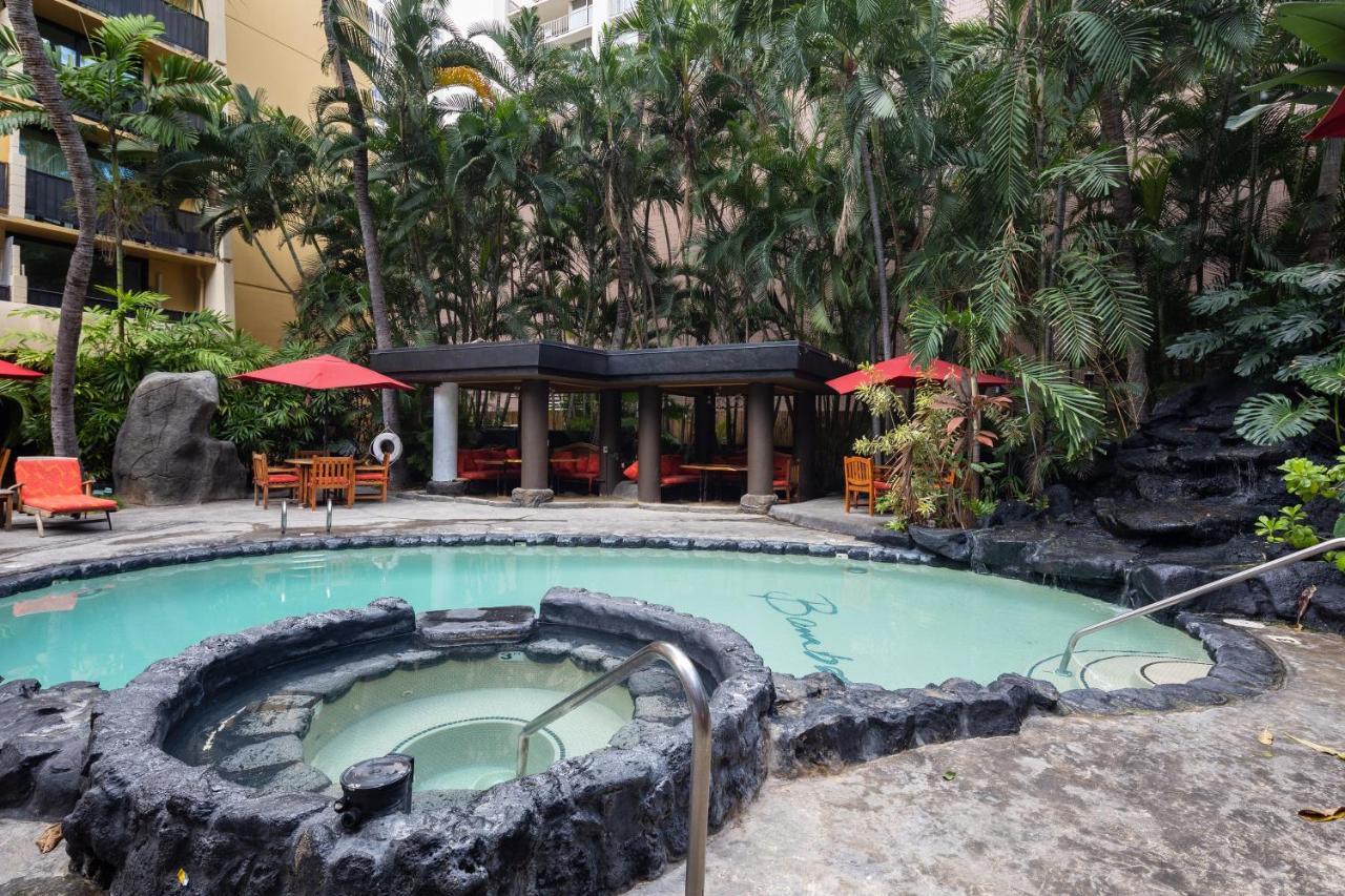 Gorgeous One Bedroom Bamboo Blocks From The Beach โฮโนลูลู ภายนอก รูปภาพ